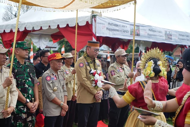 Pj Bupati Bone Andi Islamuddin mengukuhkan  Kampung Siaga Bencana ( KSB ) Bone