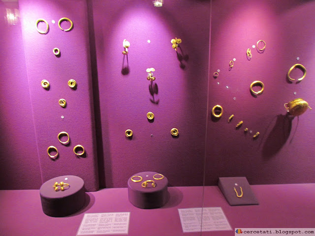 Gold objects from the Bronze Age