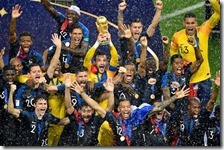 I francesi alzano la Coppa del Mondo