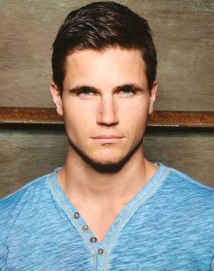 Robbie Amell Profile Pics Dp Images