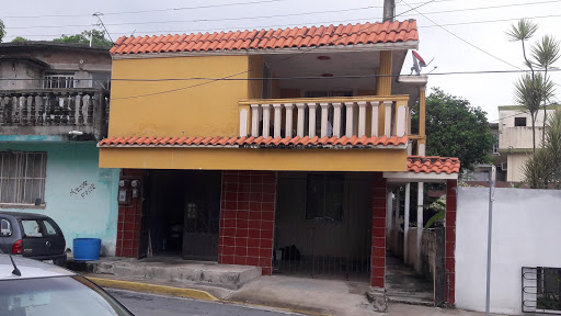 El Quinqué, Calle Repúbica de Cuba 407, Lázaro Cárdenas, 89430 Cd Madero, Tamps., México, Restaurante cubano | TAMPS