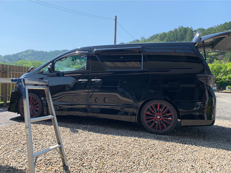 ヴェルファイアの洗車・輪止めビビリーズに関するカスタム事例の投稿画像1枚目
