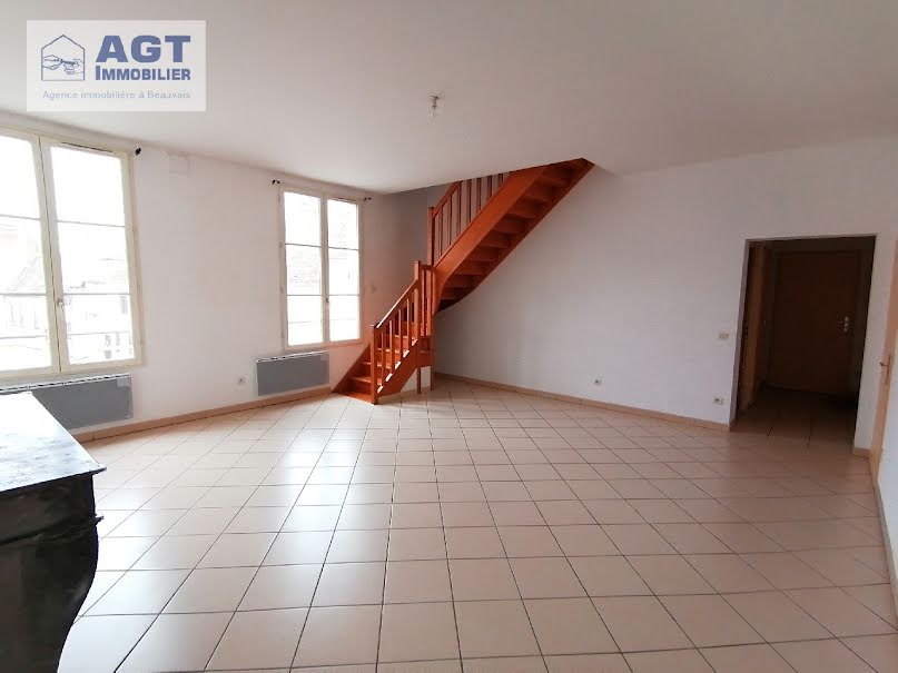 Location  appartement 4 pièces 84 m² à Beauvais (60000), 1 105 €