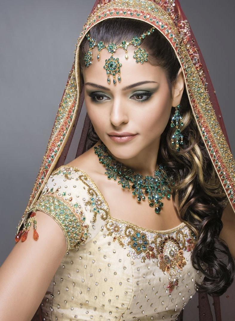 INDIAN BRIDAL DRESSES DESIGNS