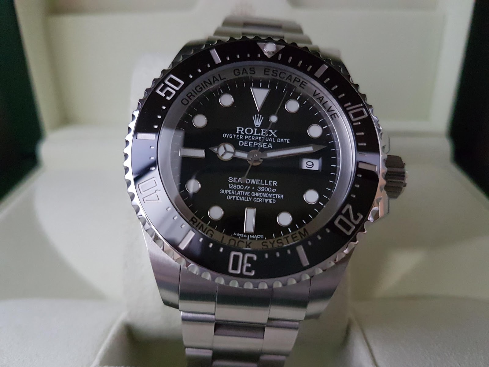 harga jam rolex sea dweller original