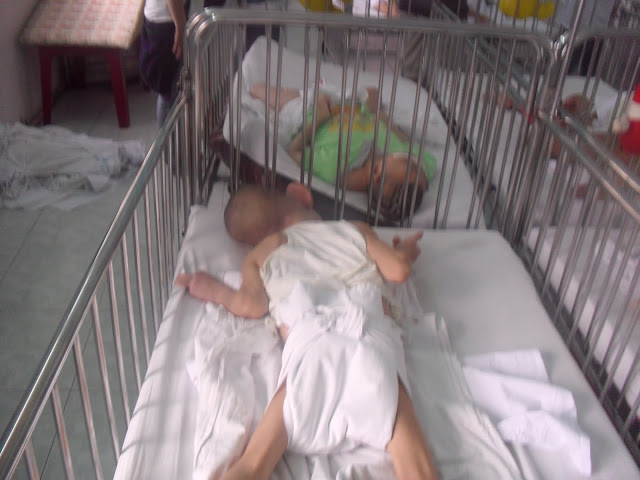 Nhận xin các loại quần áo, chăn gối cũ, đồ chơi, sách truyện cũ, để làm từ thiện.Thân - 18