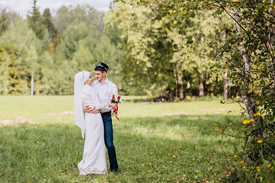 Fotógrafo de casamento Denis Tlyashev (denistlyashev). Foto de 22 de setembro 2019