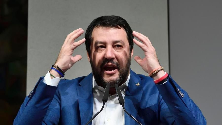 Coronavirus, i politici che diffondono più fake news: Salvini sul podio con Trump e Bolsonaro