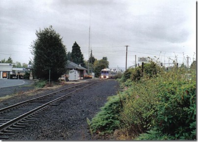 Lewis & Clark Explorer passing the St. Helens Depot on October 1, 2005