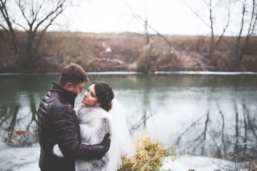 Fotógrafo de casamento Dmitriy Zenin (dmitriyzenin). Foto de 19 de fevereiro 2015