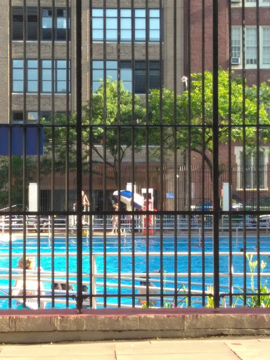 Recreation Center «Tony Dapolito Recreation Center», reviews and photos, 1 Clarkson St, New York, NY 10014, USA