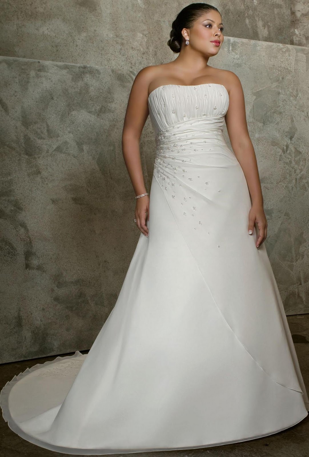 Discount White Strapless Natural Waist Plus Size Wedding Dress kw010