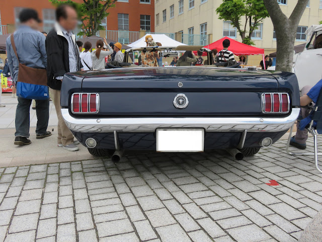 フォードマスタングコンバーチブル-バックスタイル