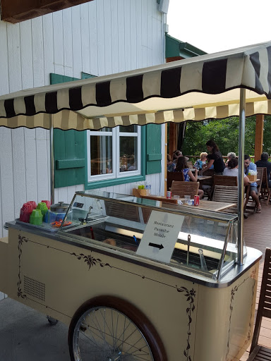 Panache Mobile at vineyard tasting room of Vignoble Ste-Petronille. From How to Spend an Idyllic Afternoon on Île d’Orléans, Quebec