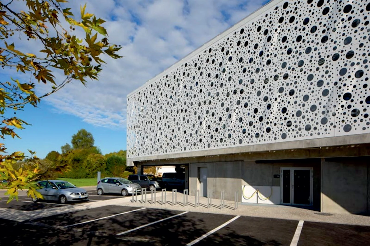 Municipal Offices of the Lacq Region by Gilles