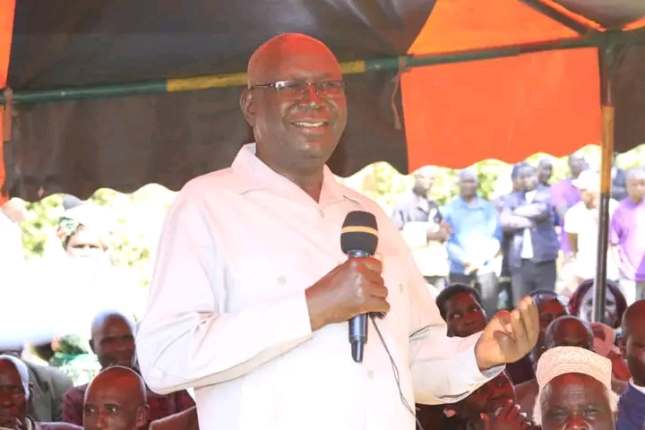 Patrick Wangamati addressing Kabuchai Constituency residents at his Khachonge home on June 21,2022.