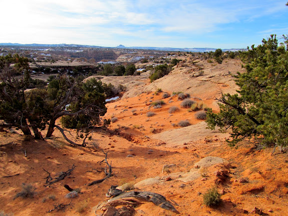 Sandy descent into a side canyon