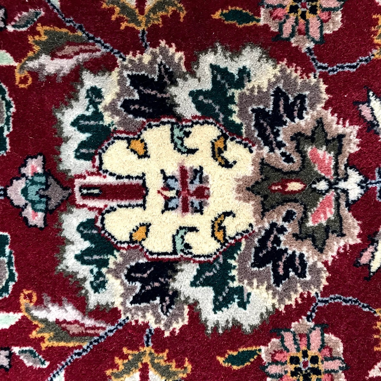 Mahal Style Wool Floral Area Rug