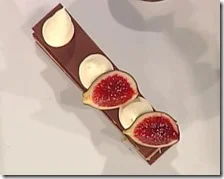 Mousse al cioccolato bianco con miele fichi e noci