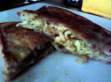 left over Baked Mac &Cheese Grill Sandwiches