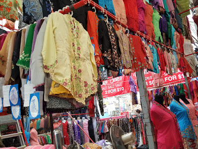 Ladies' and children's baju kurong.