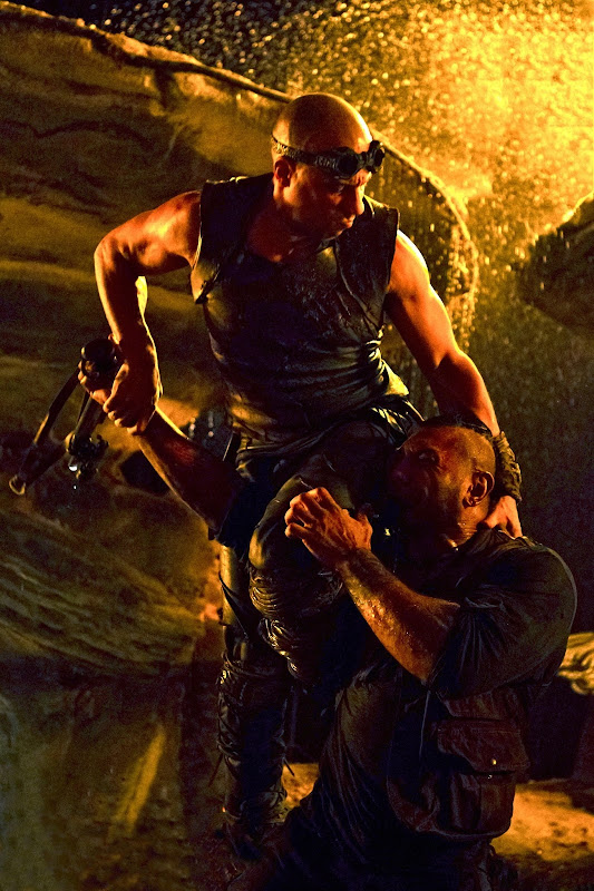 Riddick fighting Merc Diaz Dave Dave Bautista