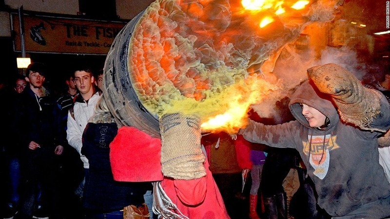 flaming-tar-barrels-ottery-7