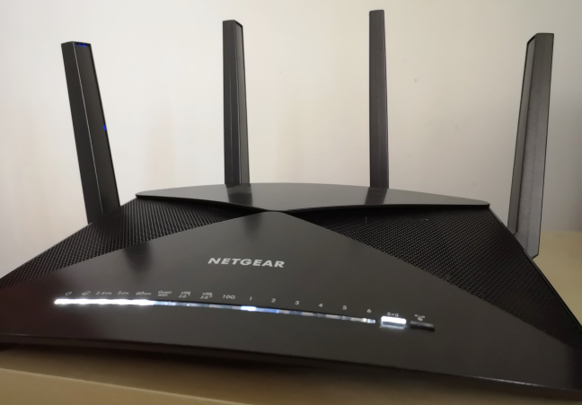 ไฟ LED บน Netgear Nighthawk X10