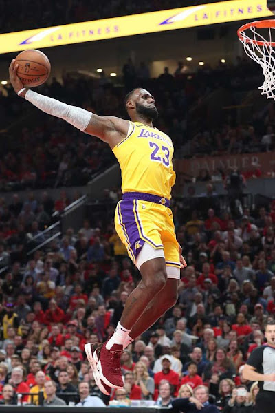 Nike LeBron 3 Lakers PE LeBron James