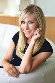 Emily Giffin Net Worth, Age, Wiki, Biography, Height, Dating, Family, Career
