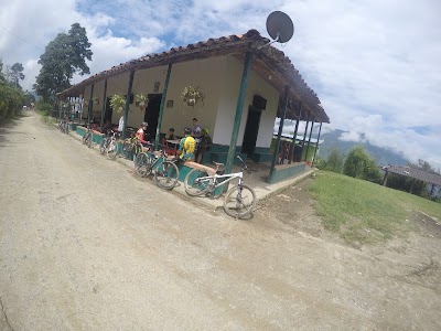 Photos of Parqueadero El Salado