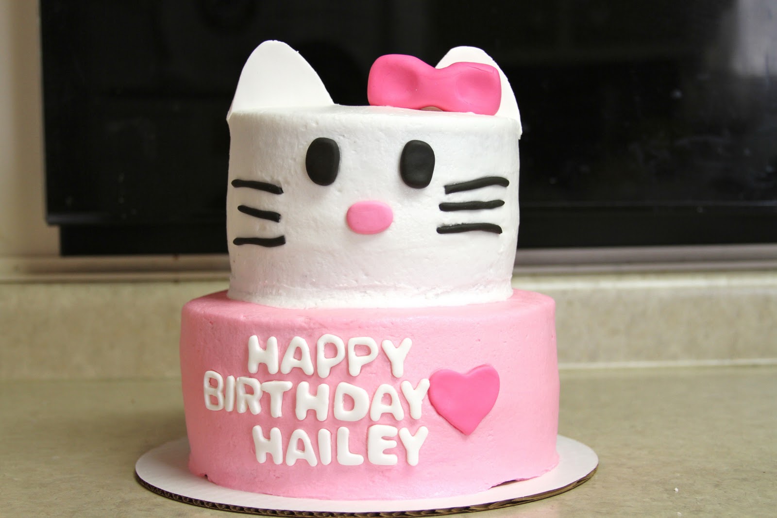 Cinnamon Roll Hello Kitty Birthday Cake At Stuart Witt Blog