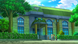 파일:external/cdn.bulbagarden.net/250px-Santalune_Gym_anime.png