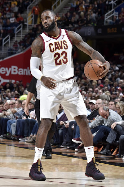 lebron wearing lebron 15