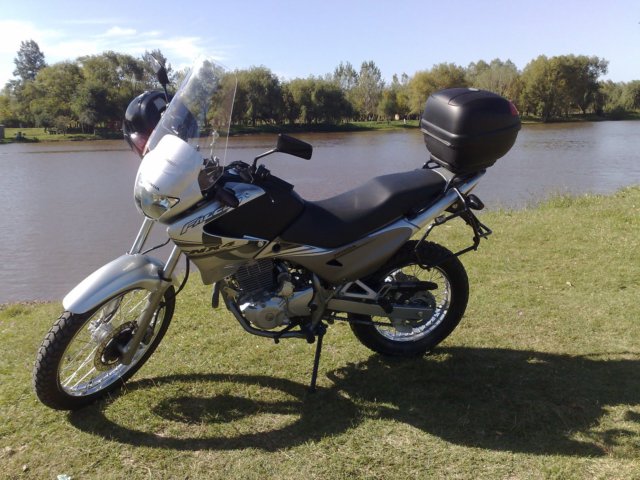 [Resuelto](VENDIDA) Vendo/Permuto honda Falcon 400 2010, 24000 km, $32000, San Isidro 08052011209