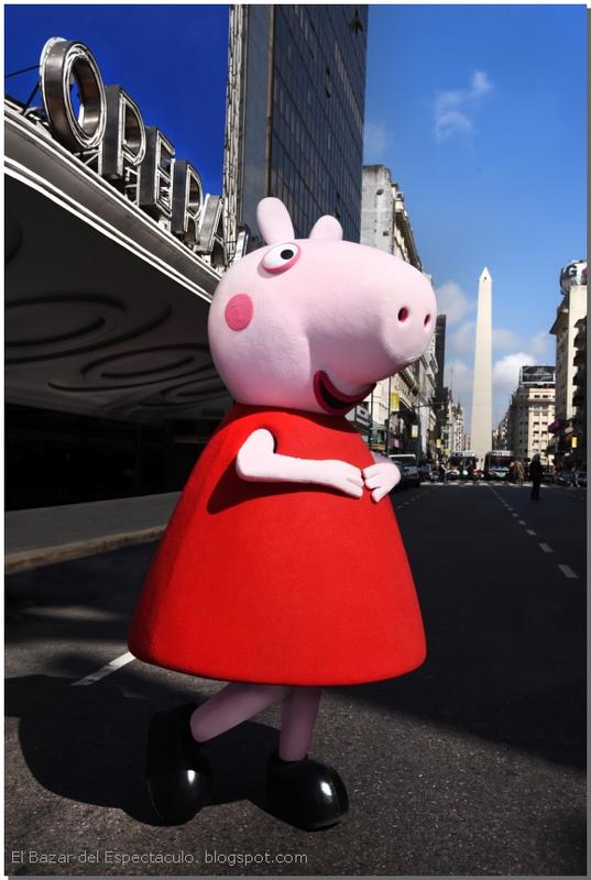 Peppa en el OBELISCO 1.jpg