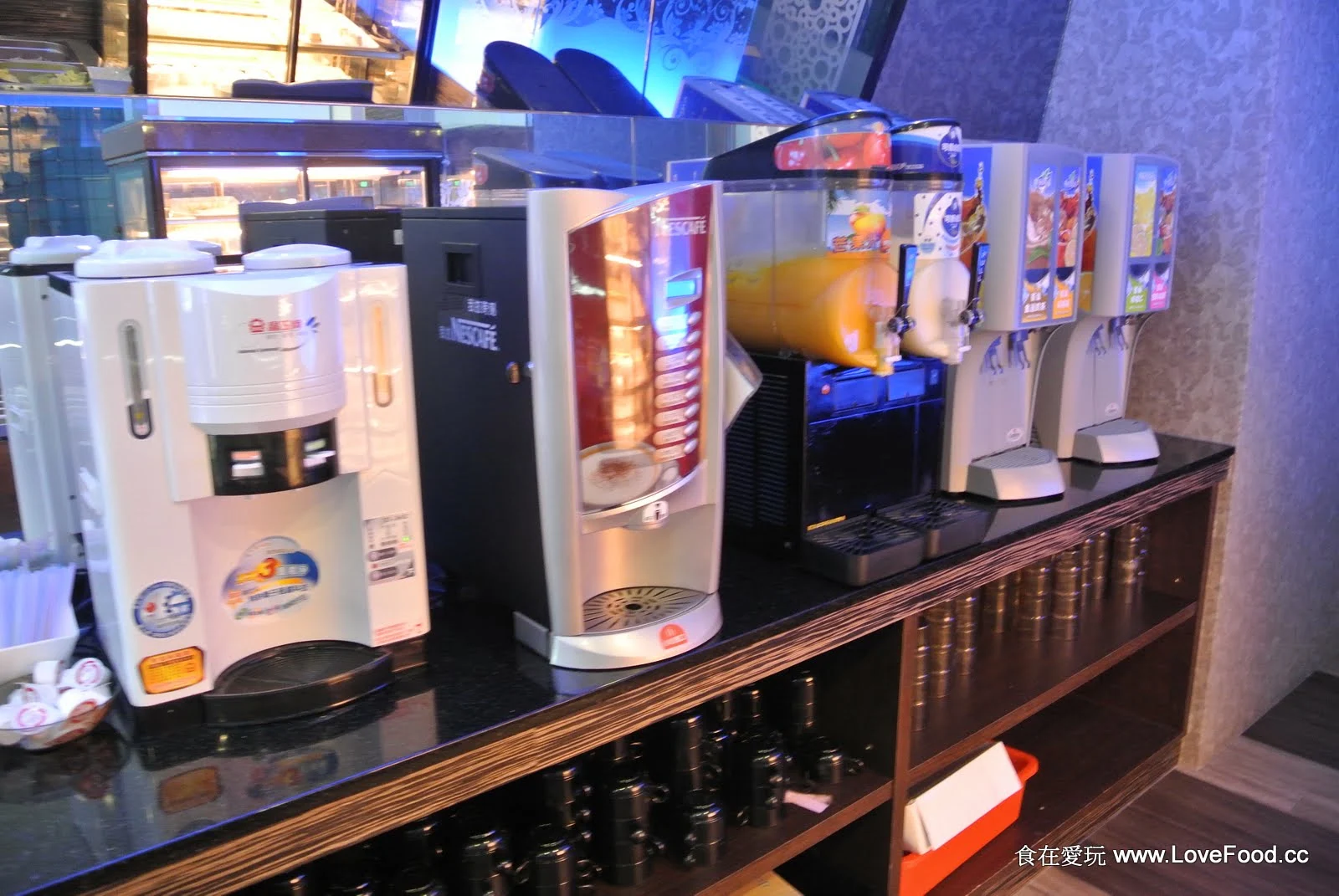 冷熱飲品專區雀巢果汁與研磨咖啡機