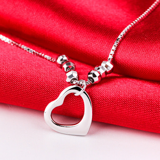 Title 1, Exquisite Craftsmanship Creates a Heart-shaped ...