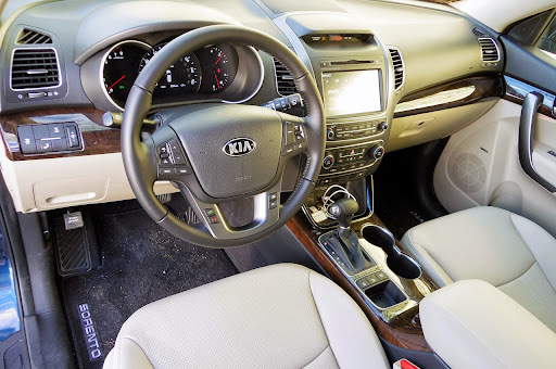 2014 kia sorento interior lighting