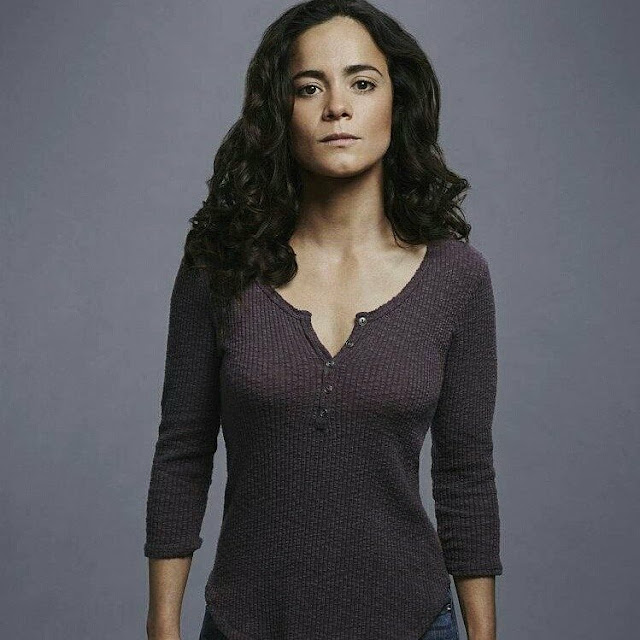 Alice Braga Awesome Profile Pics