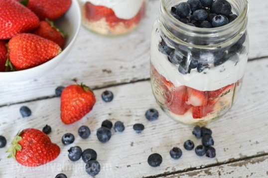 Patriotic-Mason-Jar-Dessert-6