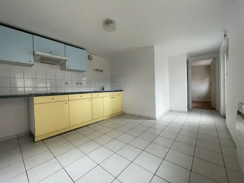 Location  appartement 1 pièce 27 m² à Saint-die-des-vosges (88100), 382 €