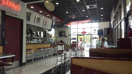 Hamburger Restaurant «Fatburger», reviews and photos, 501 E Albertoni St, Carson, CA 90746, USA