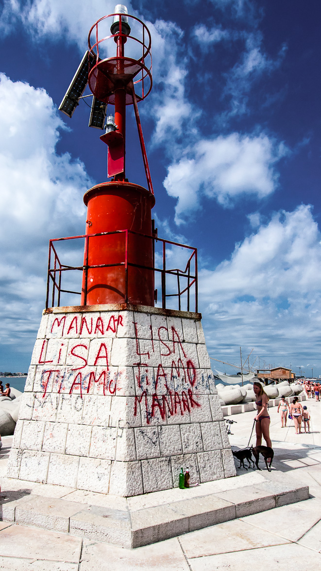 lighthouse in the dock di cleopatra