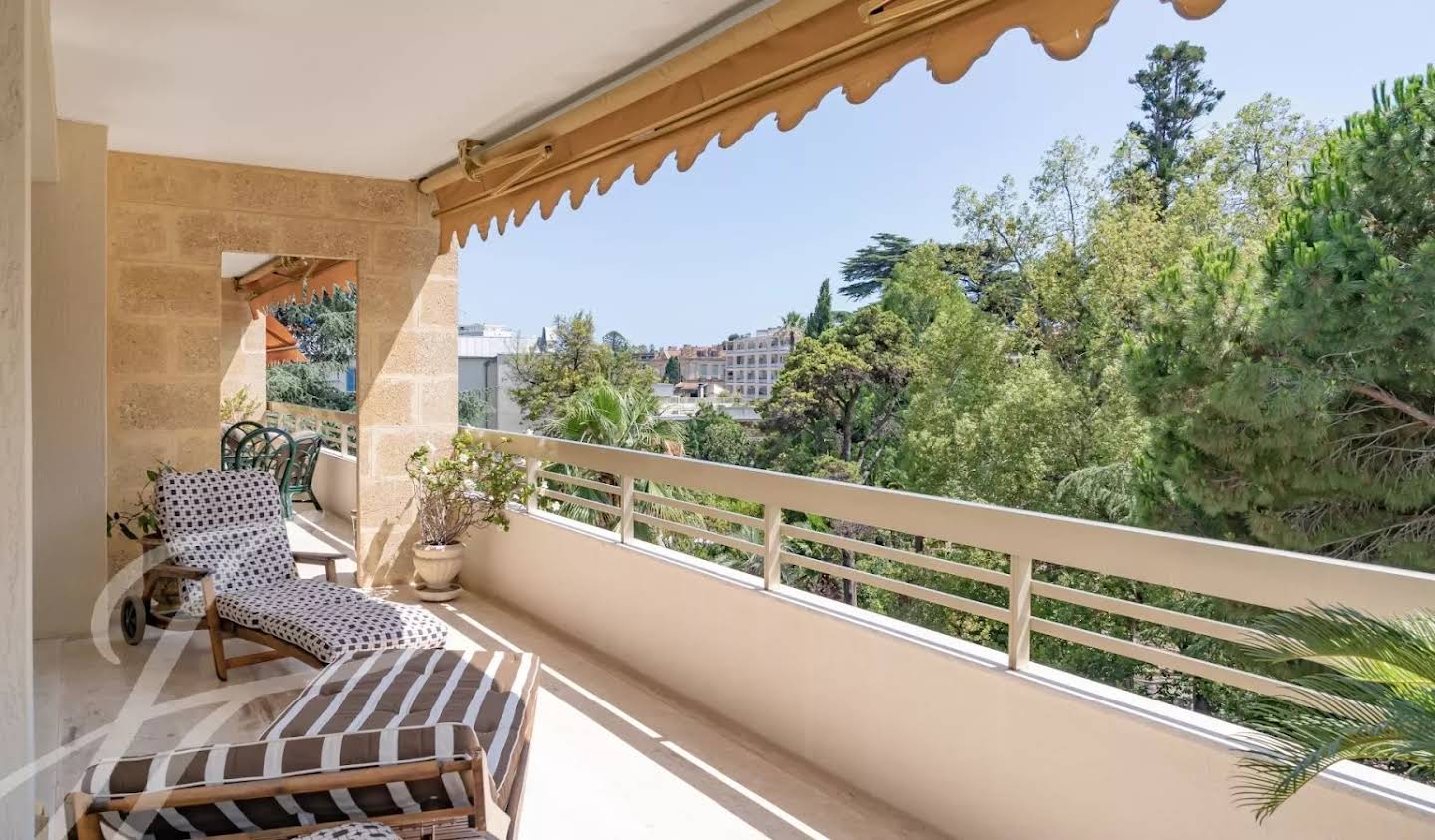 Apartment with terrace Cannes