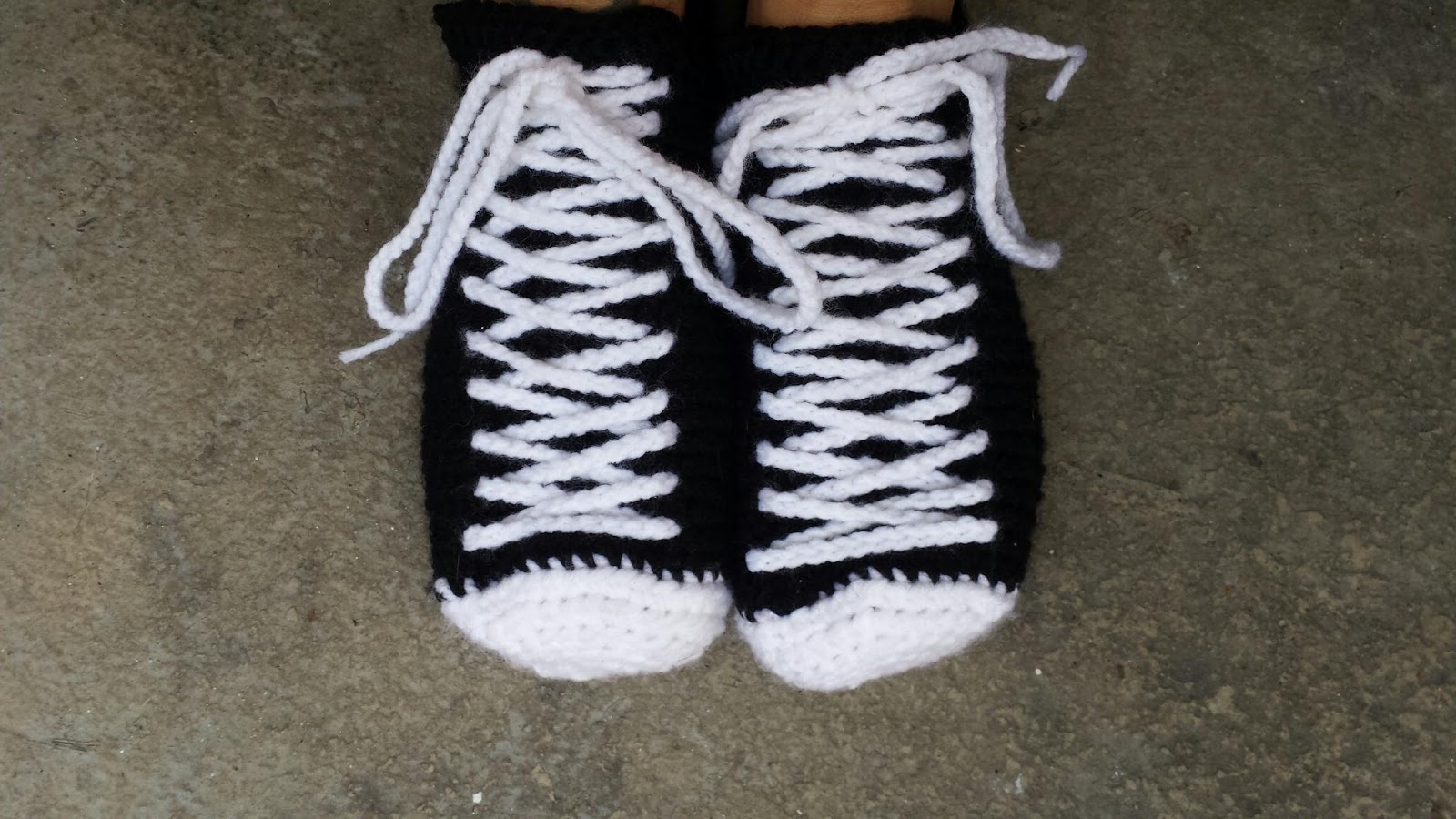 My crochet spot!: Sneaker slippers