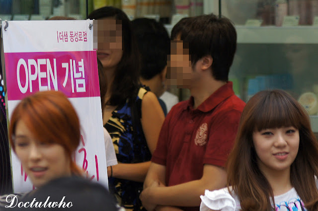  Kahi, U-ie, Nana y Lizzy en The Saem Fan Signing 110707thesaemfanmeet