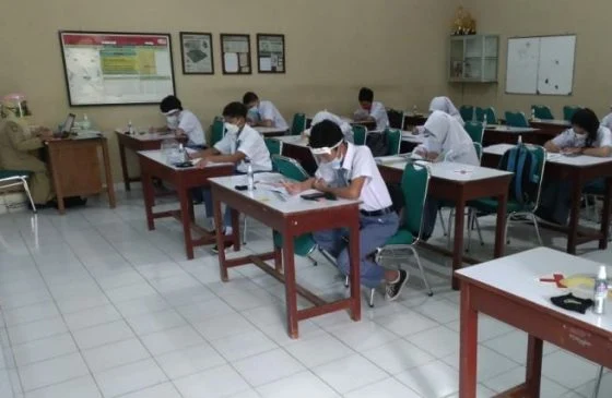 Sekolah Didorong Buka Diduga Demi Hidupkan Perekonomian