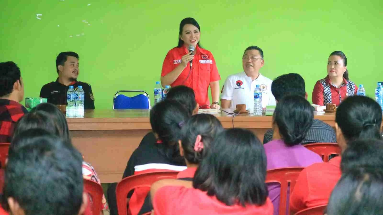 Kunjungan kerja dalam rangka menyerap aspirasi masyarakat Kecamatan Ngabang di dua desa yakni Desa Temiang Sawi dan Desa Engkadu