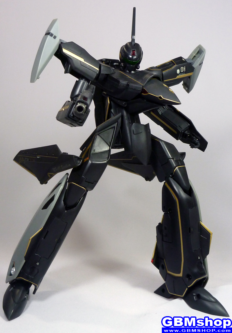 Macross VF-X VF-19A Super Black Excalibur Battroid Mode